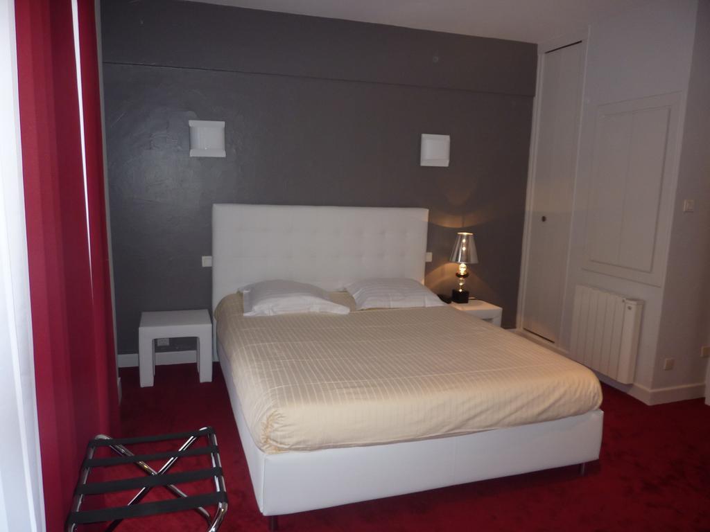 Hotel Le Square Aurillac Bagian luar foto