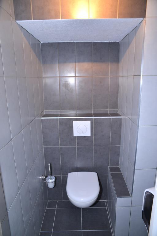 Hotel Le Square Aurillac Bagian luar foto