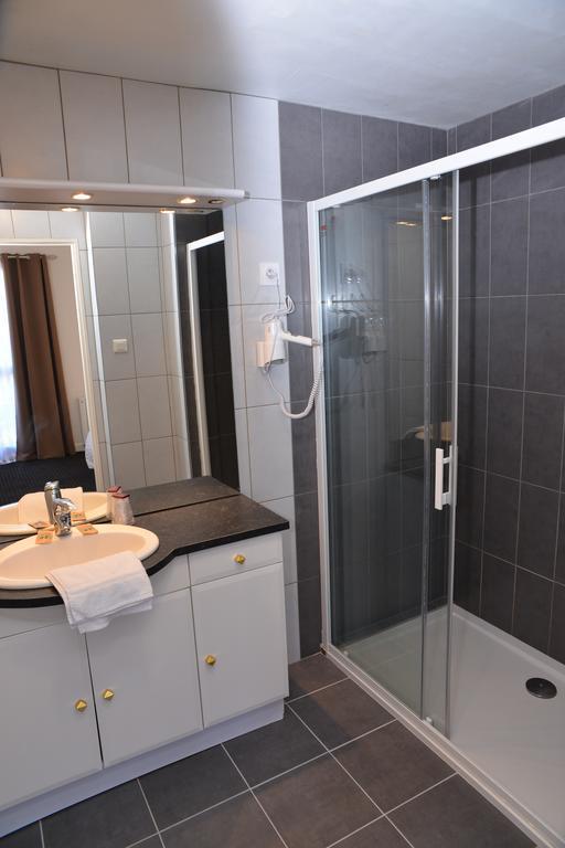 Hotel Le Square Aurillac Bagian luar foto