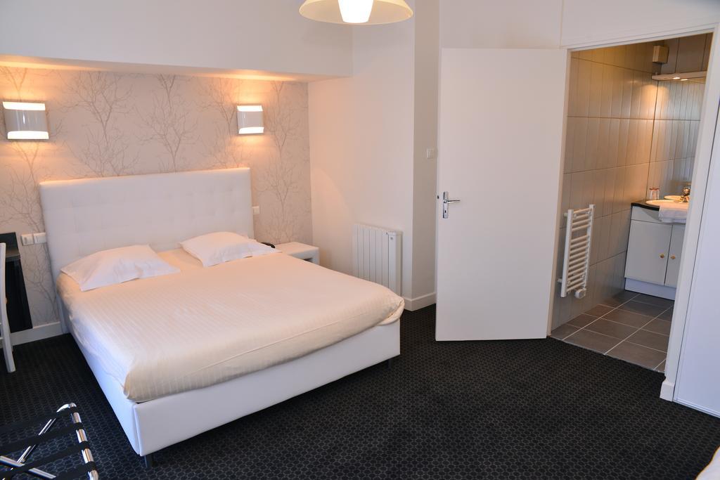 Hotel Le Square Aurillac Bagian luar foto