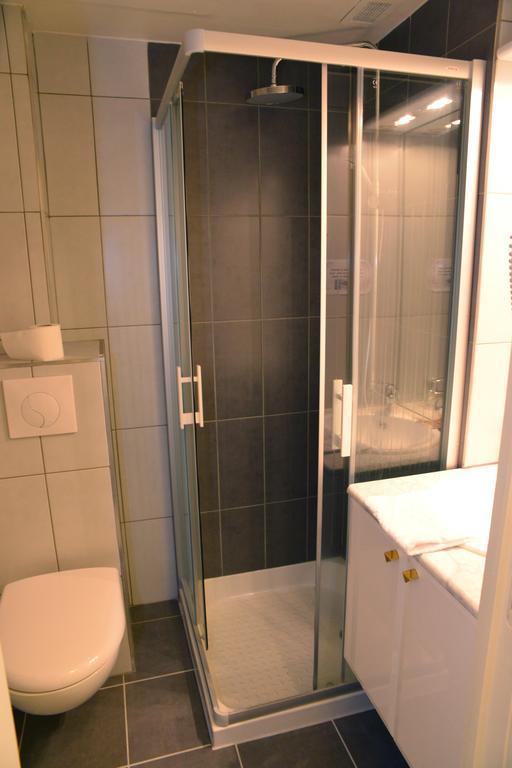 Hotel Le Square Aurillac Bagian luar foto