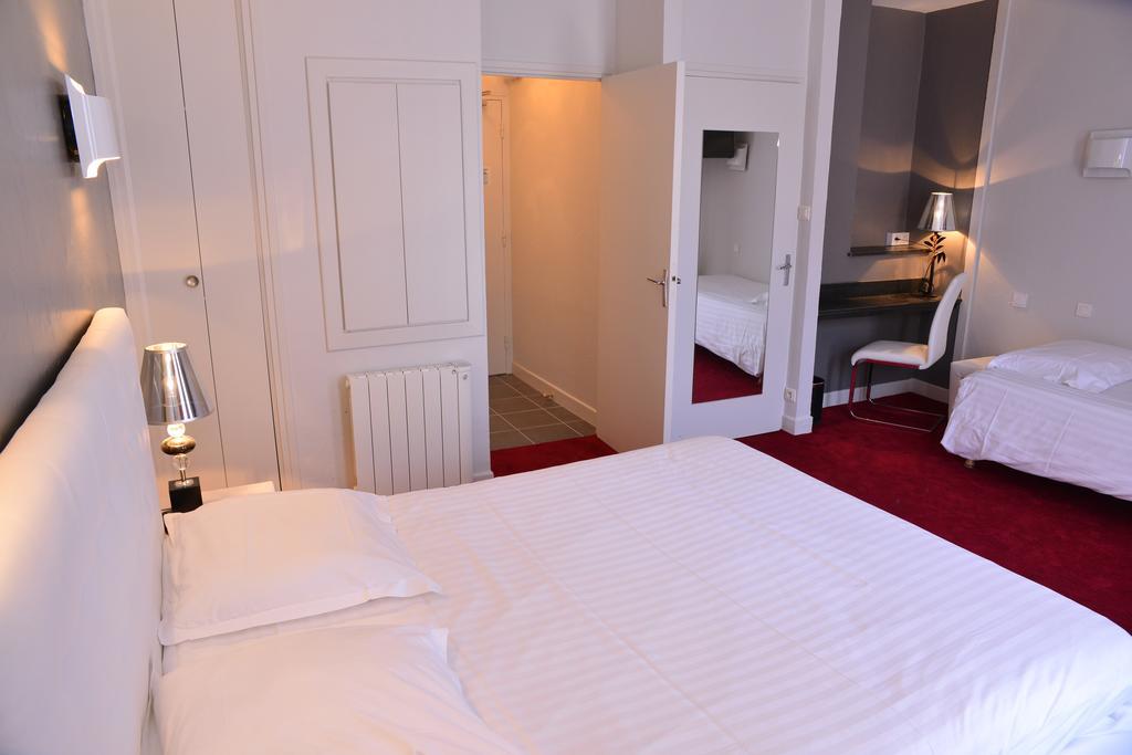 Hotel Le Square Aurillac Bagian luar foto
