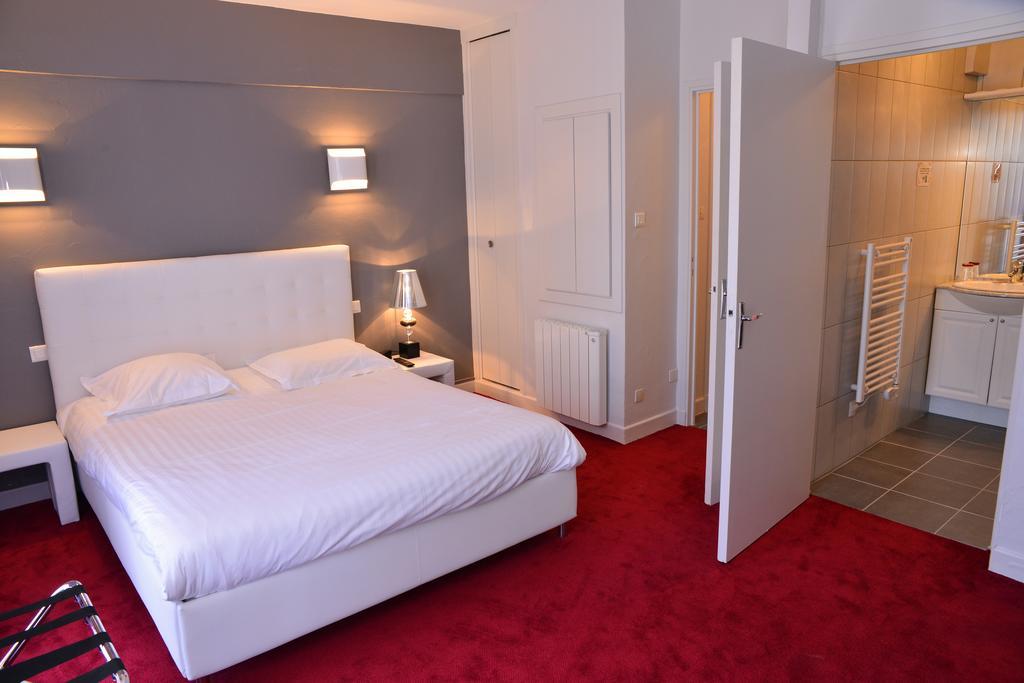 Hotel Le Square Aurillac Bagian luar foto